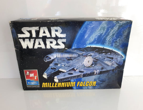 2005 ERTL Star Wars 18 inch Millennium Falcon Model Kit